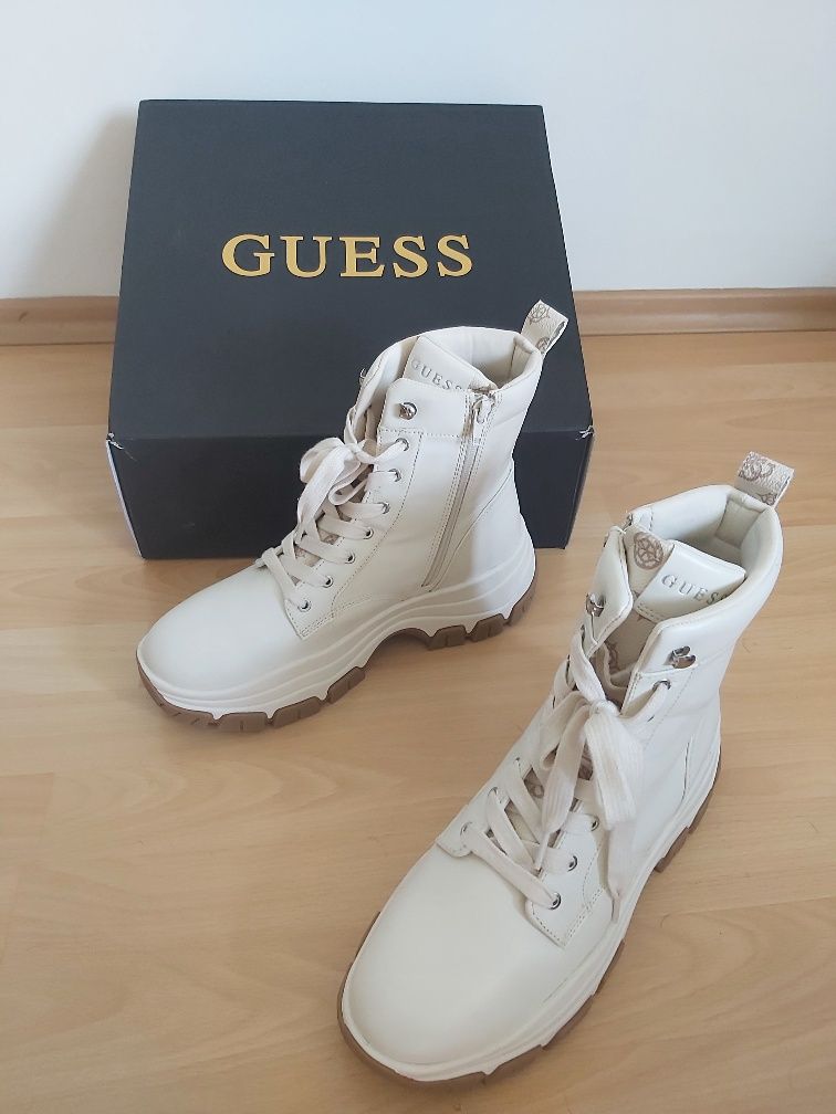 Дамски боти GUESS