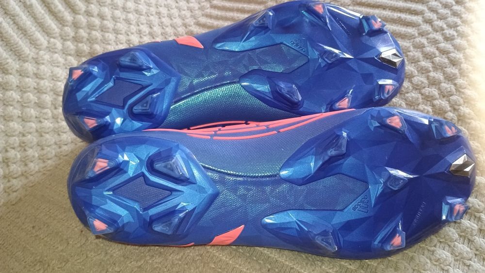 Vând adidas predator fotbal