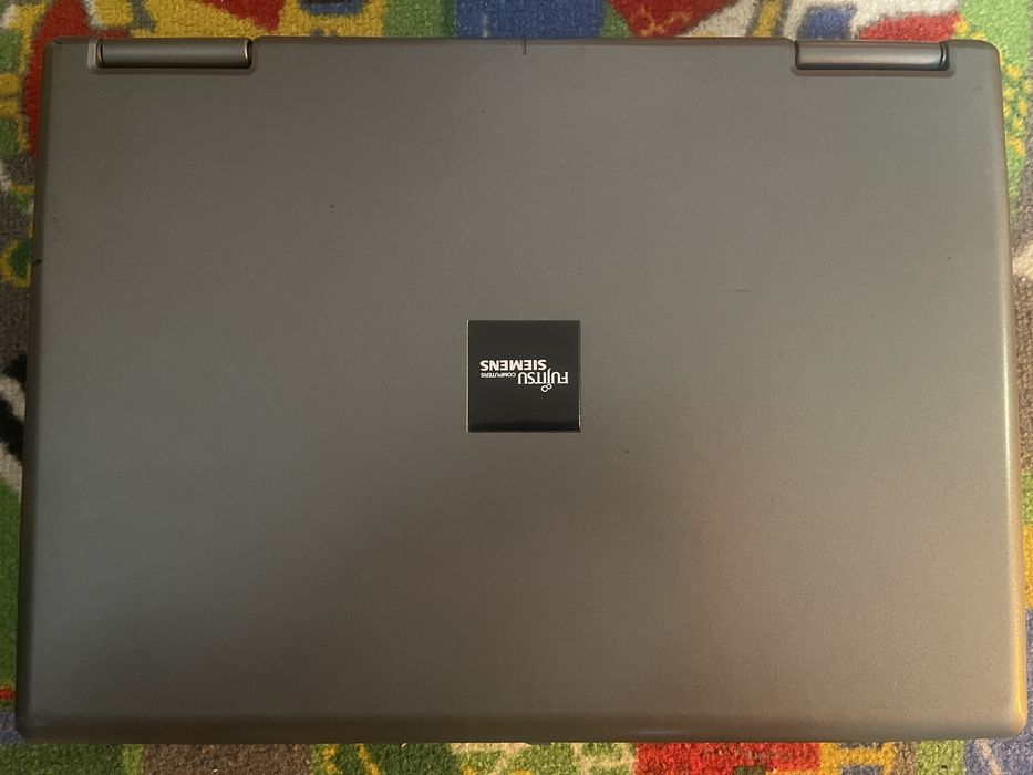 Laptop fujitu , vechi 60 ron