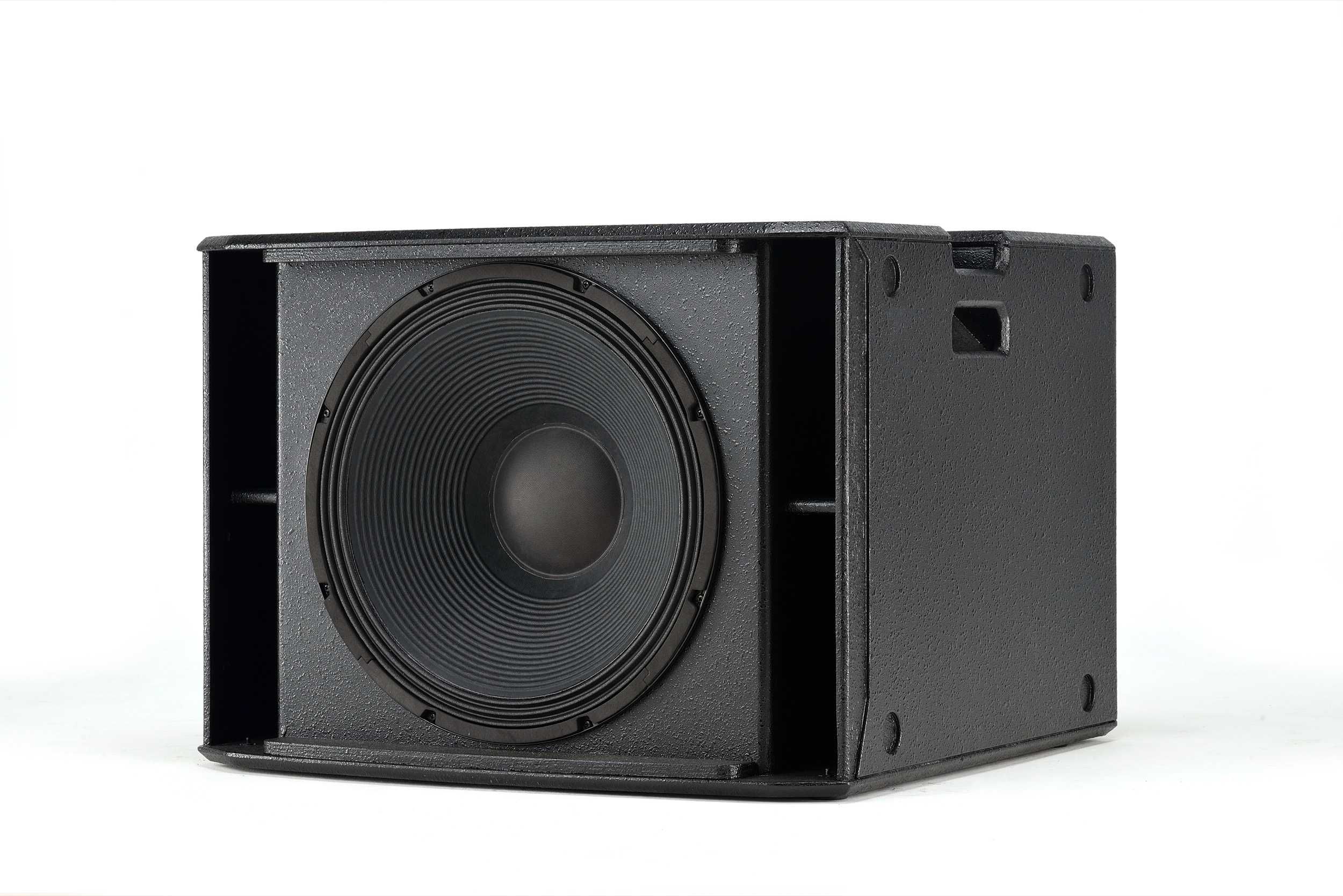 Vand 2x basi activi dB Technologies Sub 918 Subwoofer + huse originale