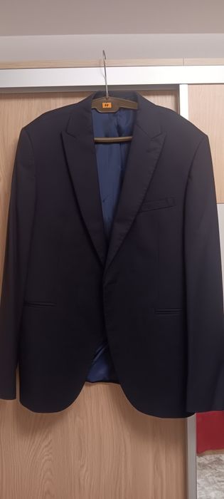 Мъжки костюм CARDUCCI и 2 бр. ризи "VEGEA"'