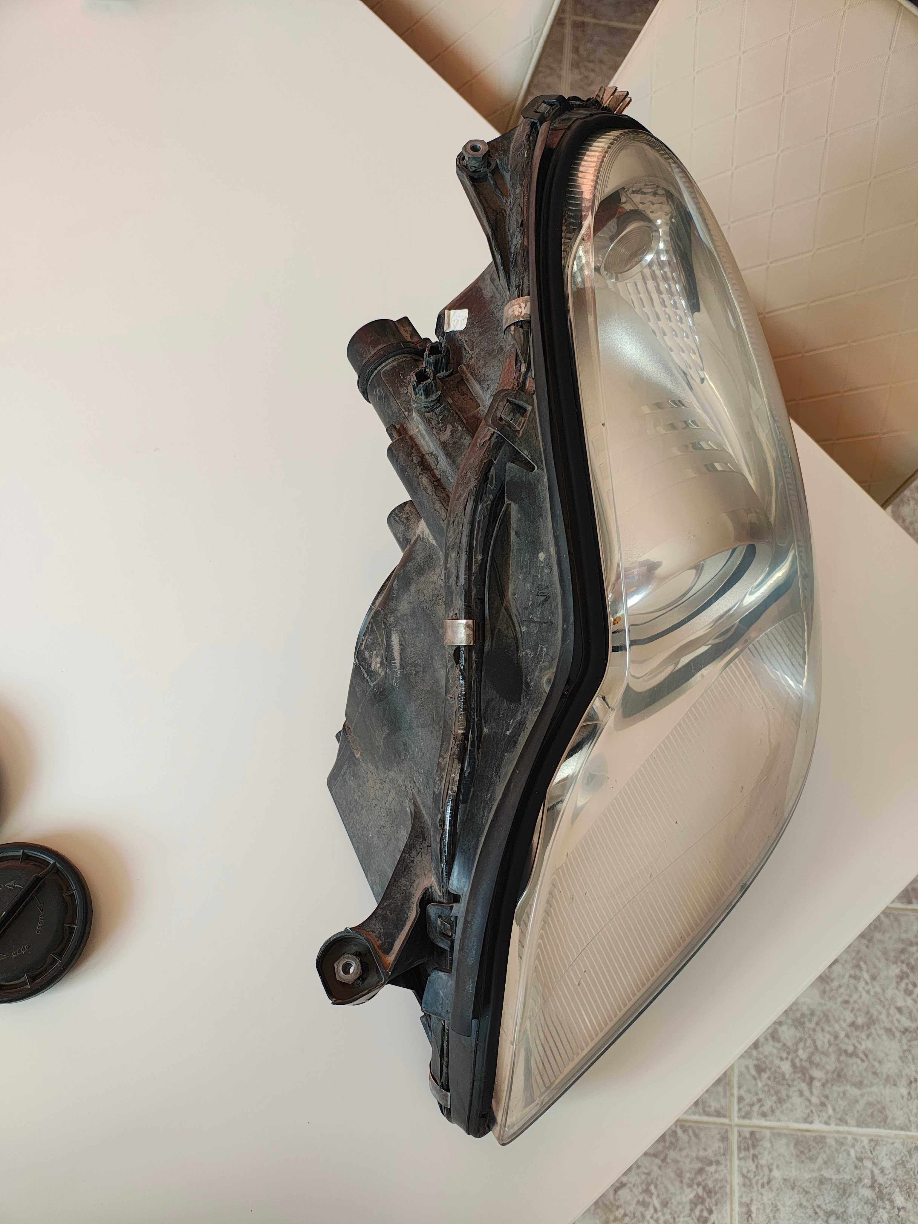 Ляв Фар за 2006 Mercedes CLS 500