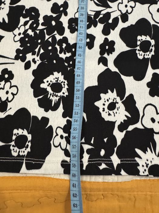 Fustă conică cu imprimeu floral alb și negru