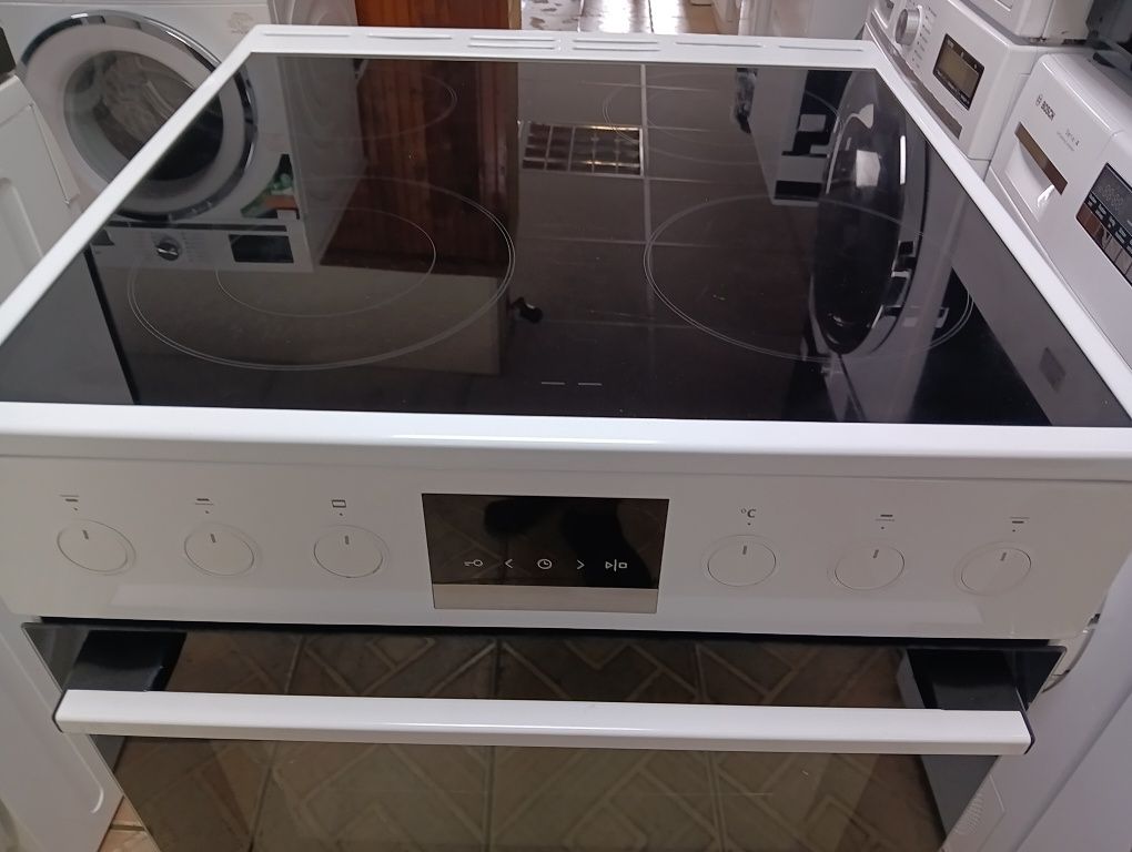 Висок клас свободно стояща печка с керамичен плот Gorenje с Гаранция!