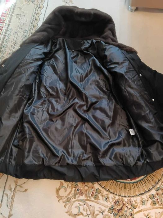Продам новую зимнюю куртку за 20 000 т.