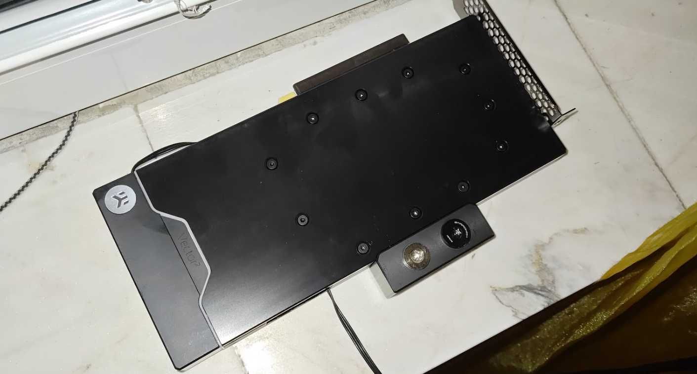 RTX 3080 10GB с воден блок