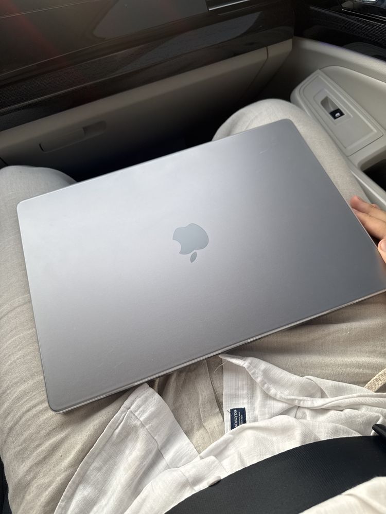 macbook pro m1 pro 16/512 16inch