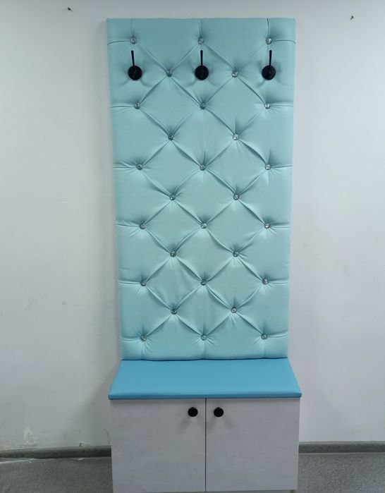 Прихожую продам.