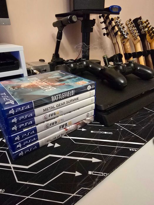 PlayStation 4 PS4 Slim 1TB + Jocuri + Accesorii - Pachet complet