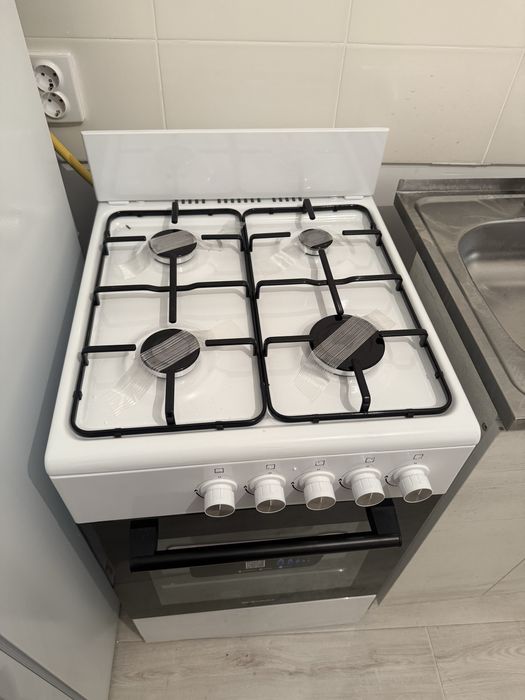 Газовая плита и мойка на кухню со шкафом