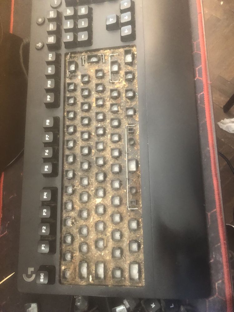 Curat Tastaturi