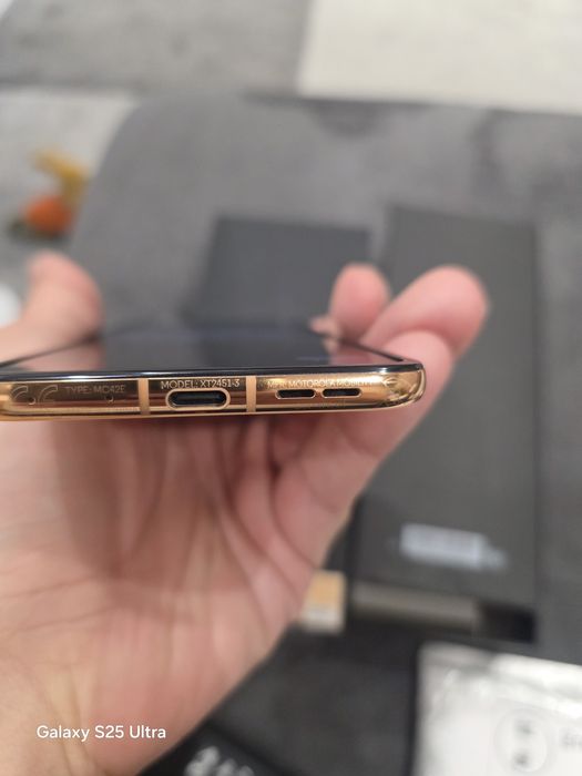 Продавам Motorola RAZR 50 ULTRA