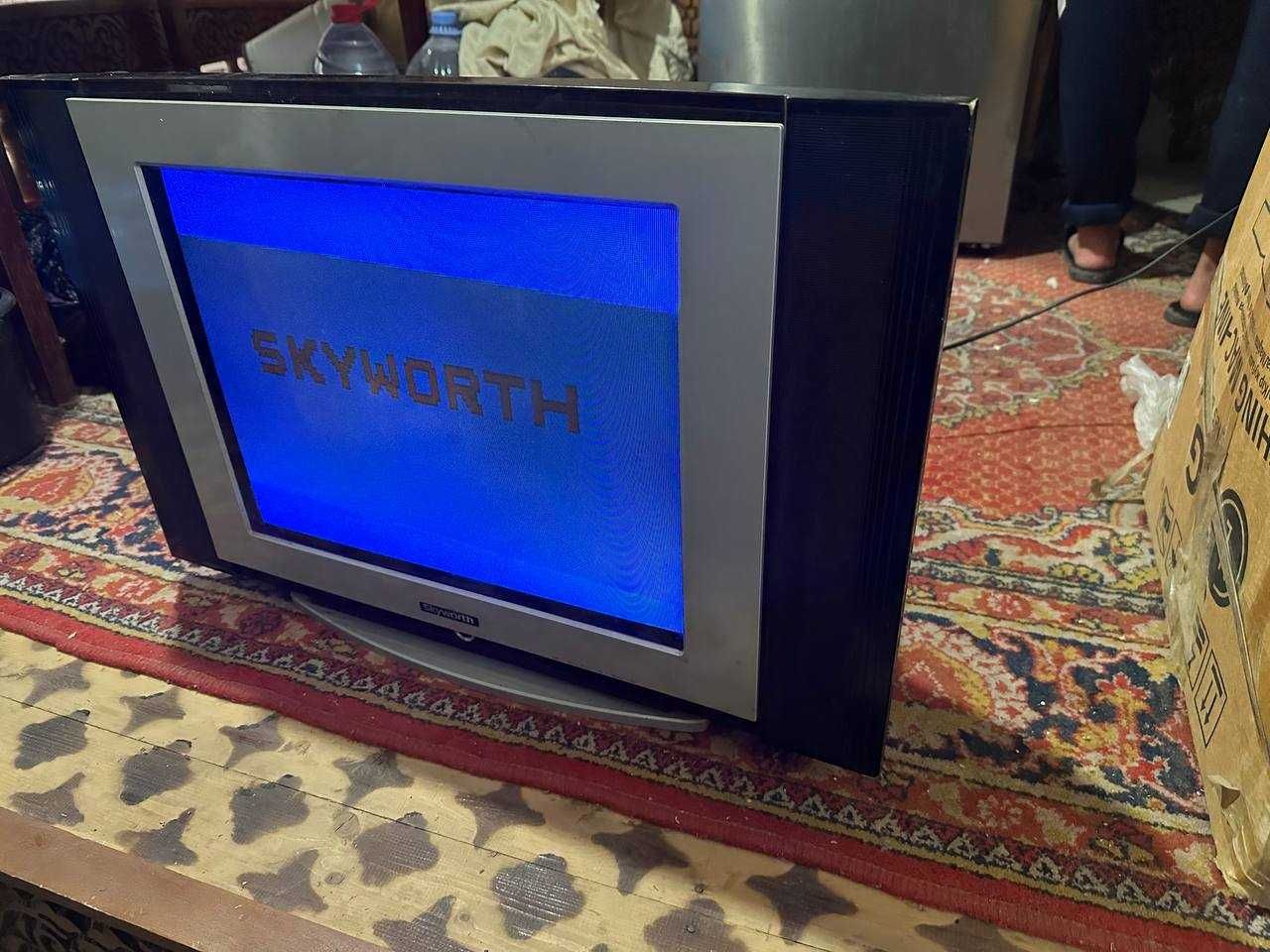 SKYWORTH televizor B/U