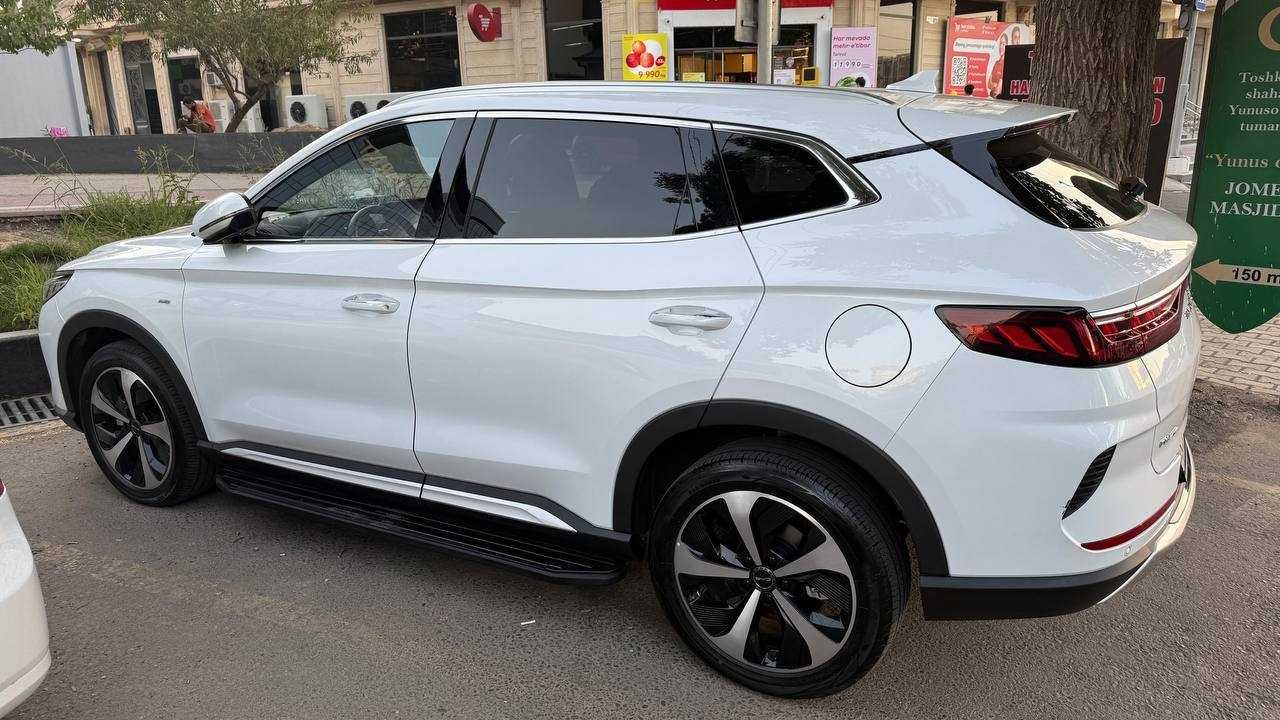 BYD Song Plus (Flagship) / 21,000 км / 2023 г. (Своя)