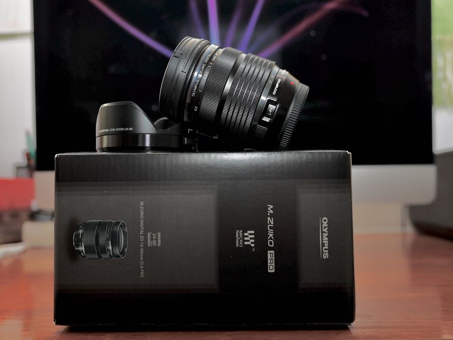 Obiective MFT Olympus și Panasonic puțin folosite, impecabile, ca noi.