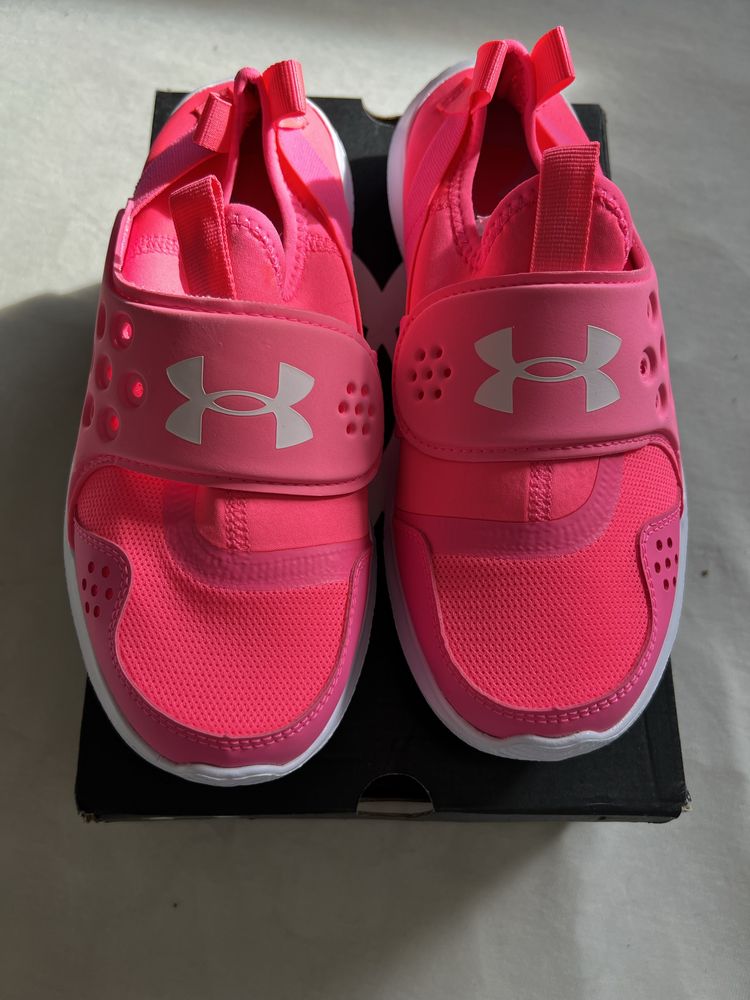 Дамски маратонки за фитнес Under Armour