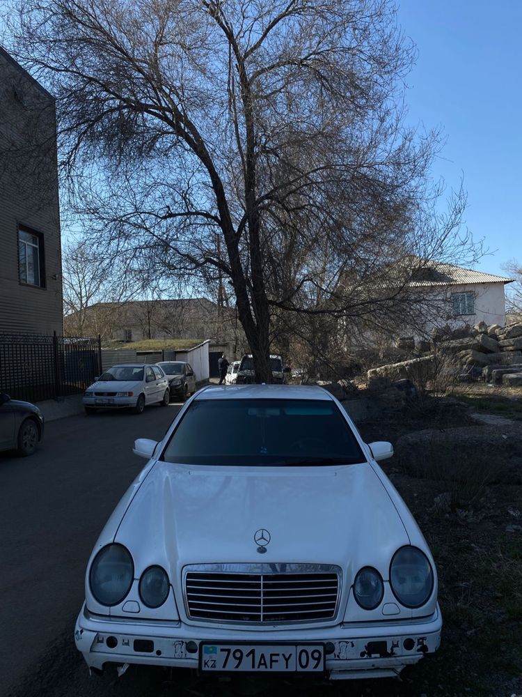 Продам мерседес w210