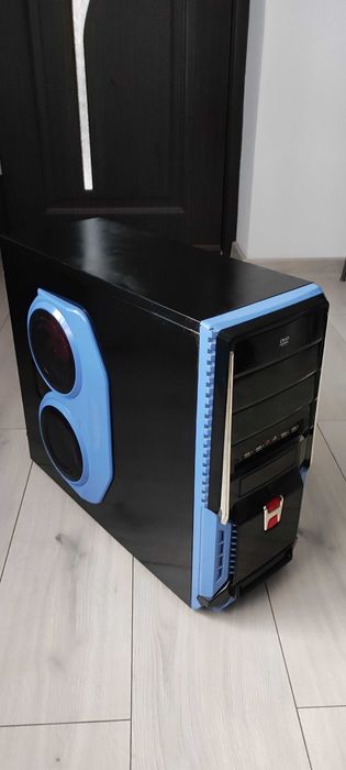 PC i5 cu SSD si HDD - Placa video dedicata cu Monitor Philips 22