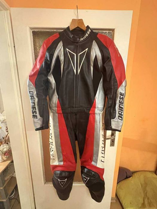 Dainese Двуделен Кожен Екип - КАТО НОВ!!!  (р-р 50/L)