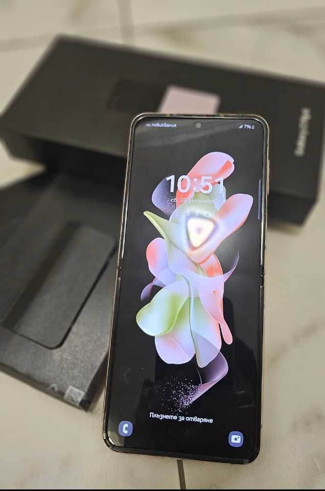 Samsung Galaxy Z flip 5 в гаранция.