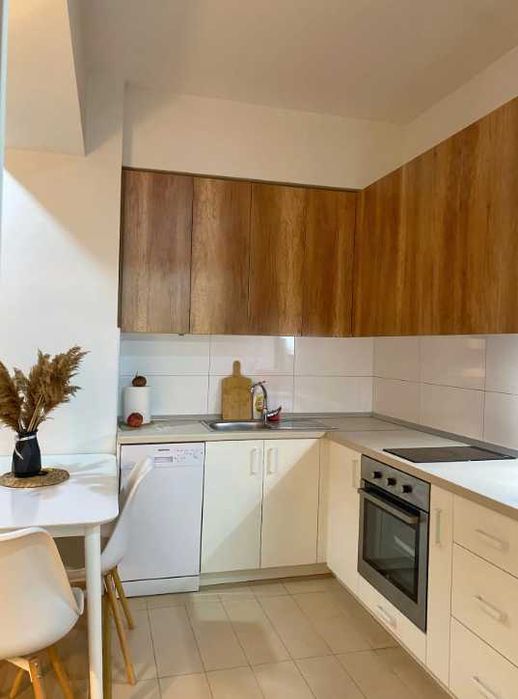 Дава се под наем Двустаен апартамент в Пловдив, Изгрев - 52 кв.м за 219.3 € - Снимка #2