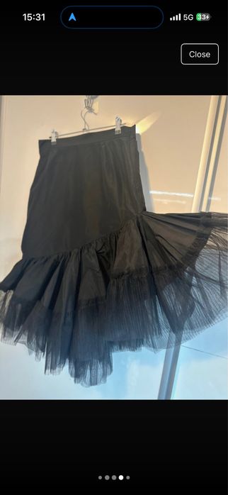 Fusta asimetrica H&M colectia Sandra Mansour