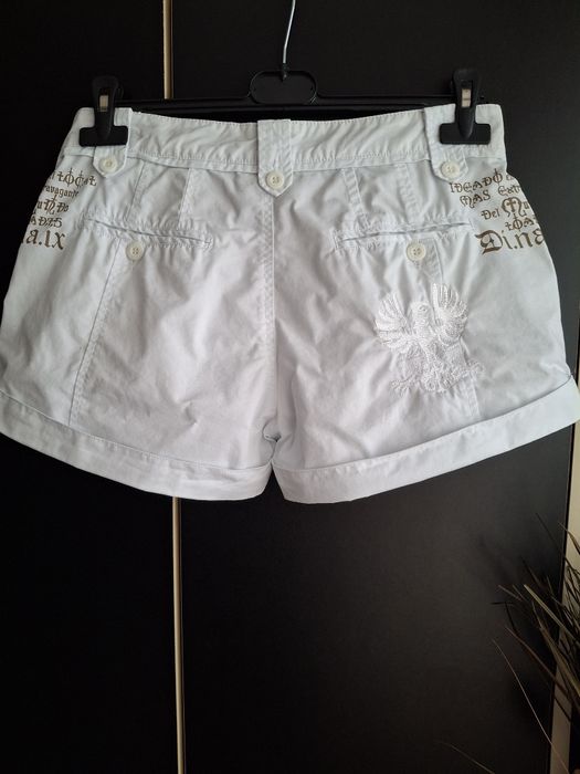 Pantaloni scurți de damă marimea S ,noi fărăetichetă. .