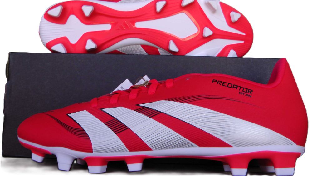Ghete fotbal crampoane NOI Adidas Predator Club marimea 41