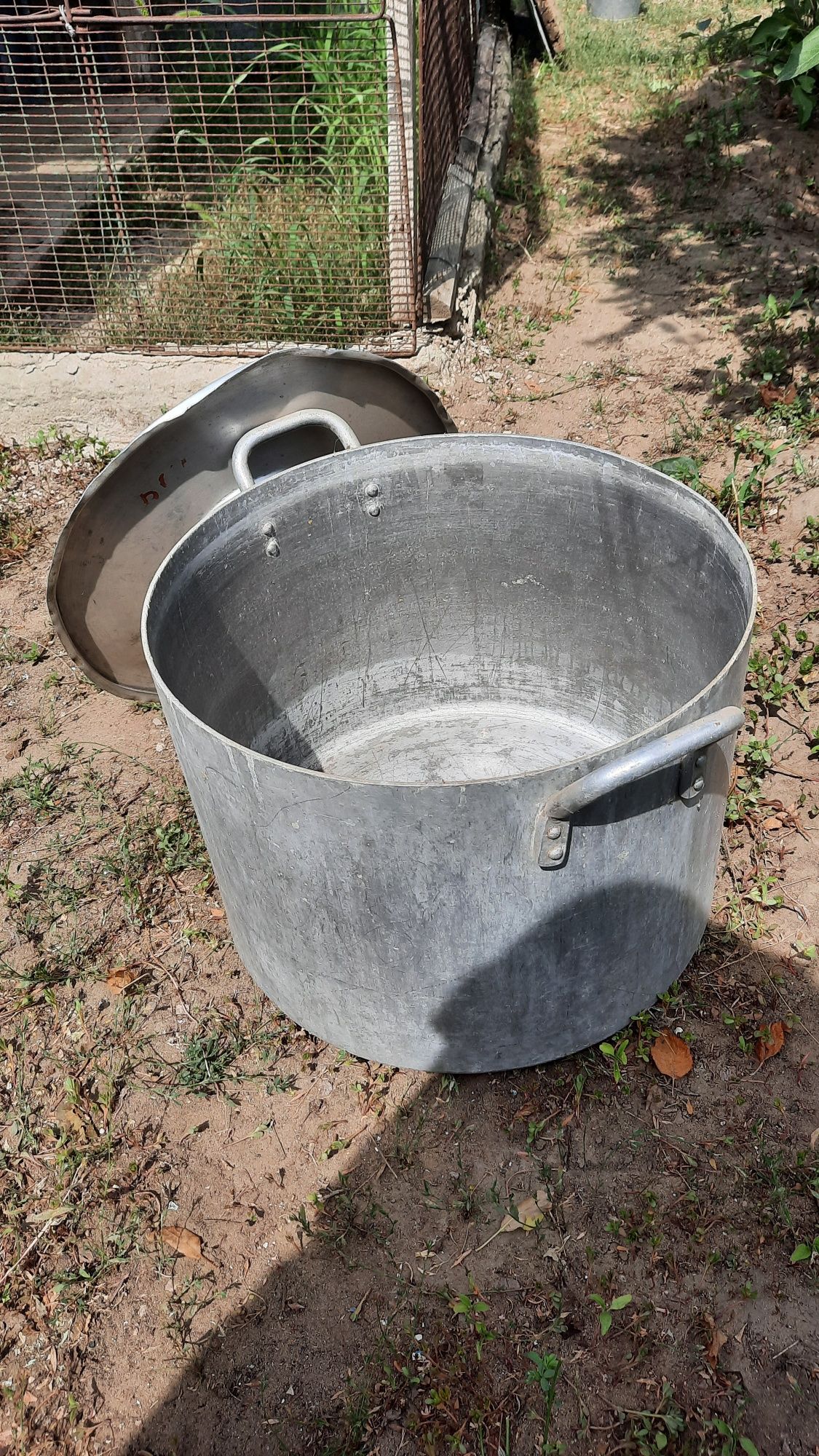 Продам кастрюли б/у