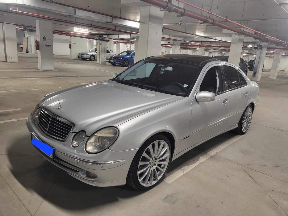 Продавам личния автомобил Мерцедес Бенц Е320