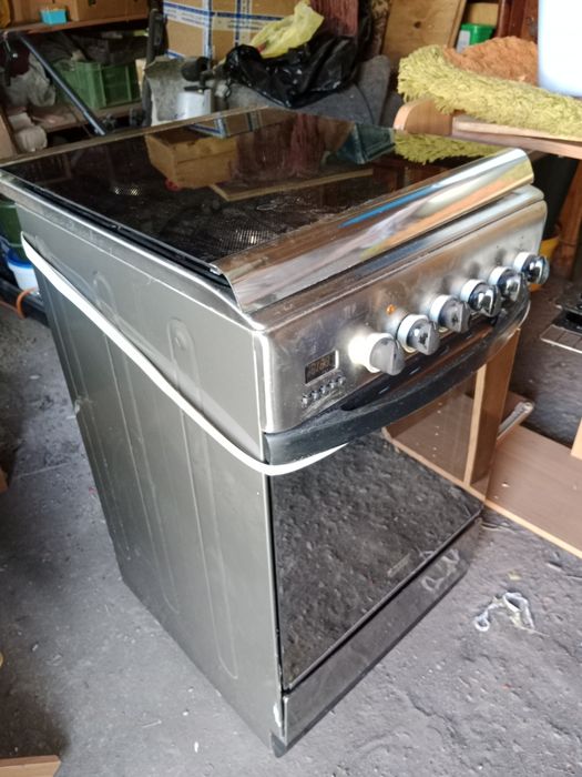Газовая плита Hotpoint Ariston