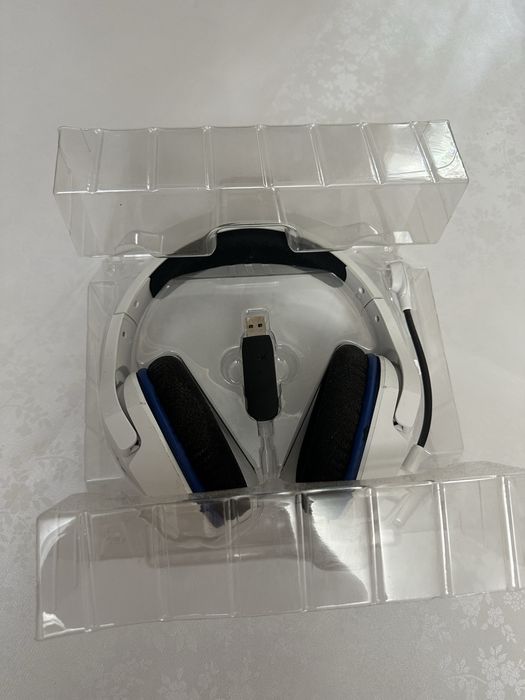 Продаю беспроводные наушники HyperX Cloud Stinger Core