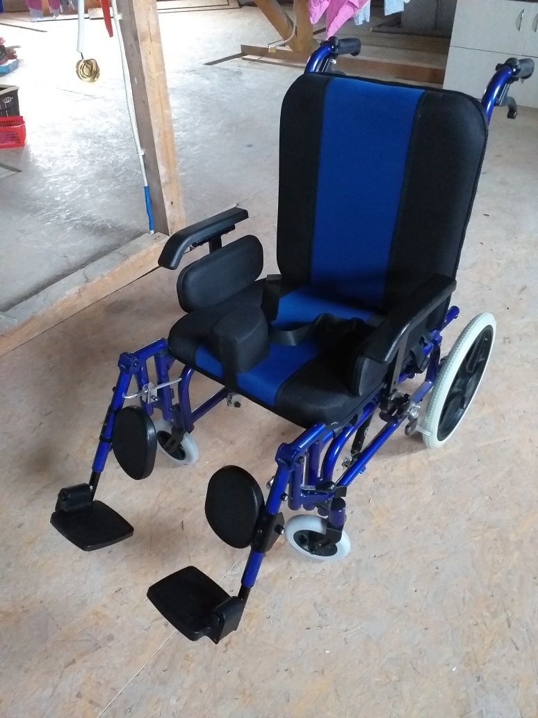 Scaun poziționare și căruț pentru copil cu dizabilitati
