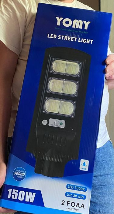 Продается прожектор на солнечной батарее