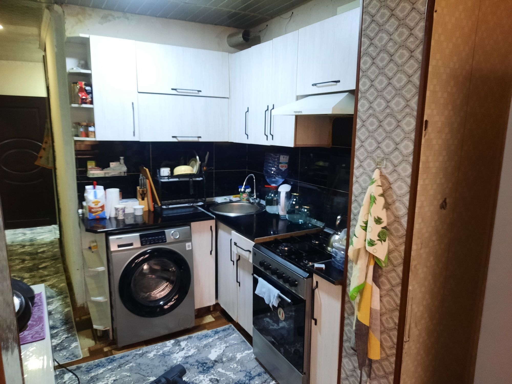 Продаётся 2 ком квартира в 3 микрорайоне дом 37