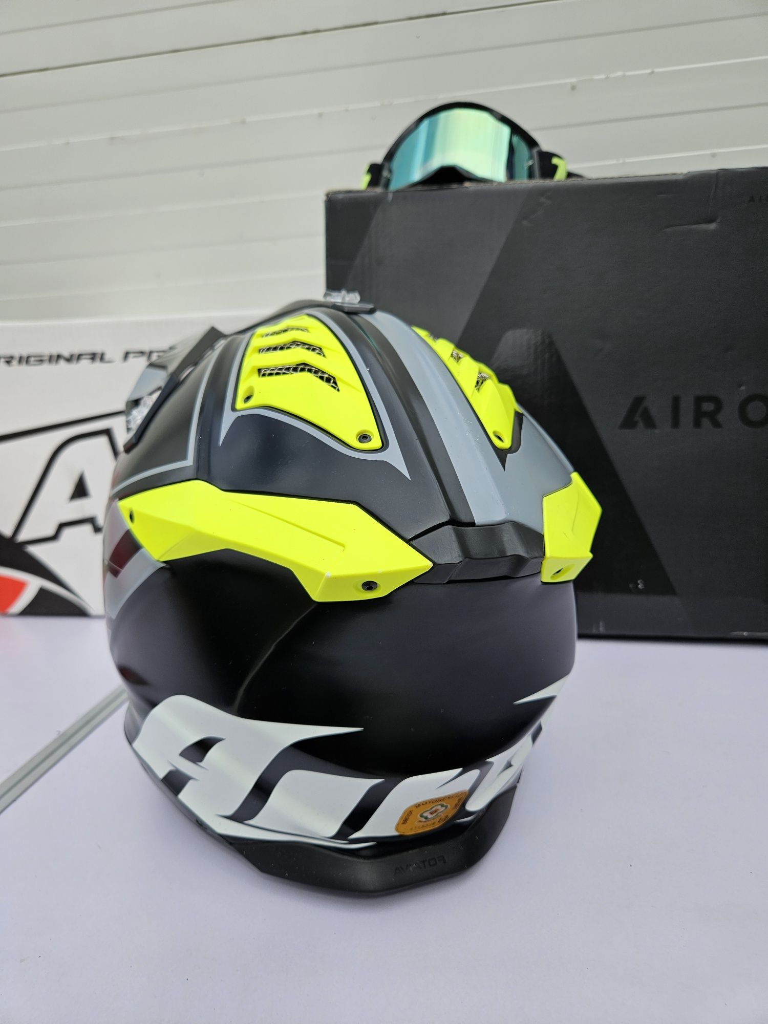 Airoh aviator 3 размер XL