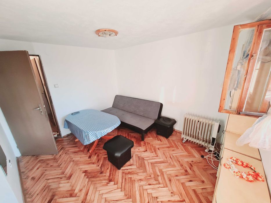 Дава се под наем Едностаен апартамент в Бургас, Център - 50 кв.м за 153 € - Снимка #2