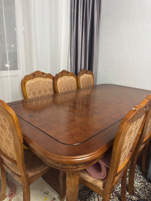 Стол деревянный со стульями