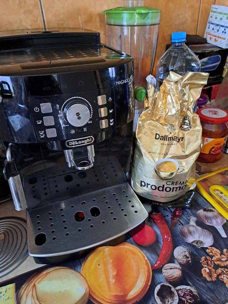 Aparat de cafea Delonghi Magnifica