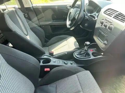 Inchiriez Mașină uz Personal, Bolt food Glovo tazz Rent a Car ieftin