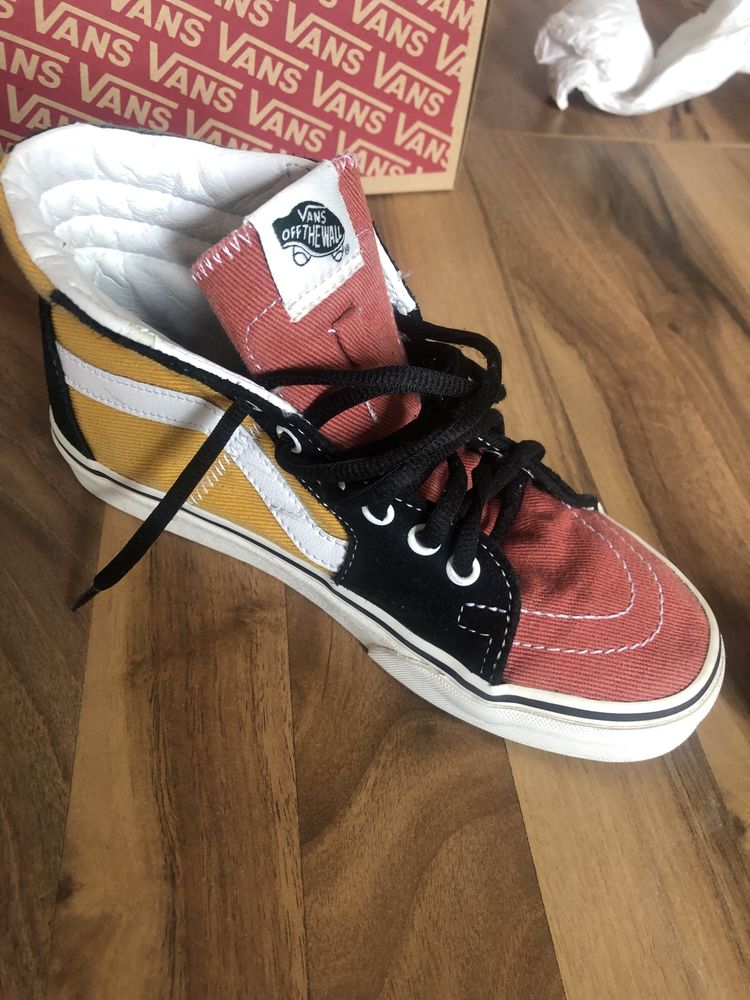 vând Vans SK-8 Hi Multi Color marimea 36.5