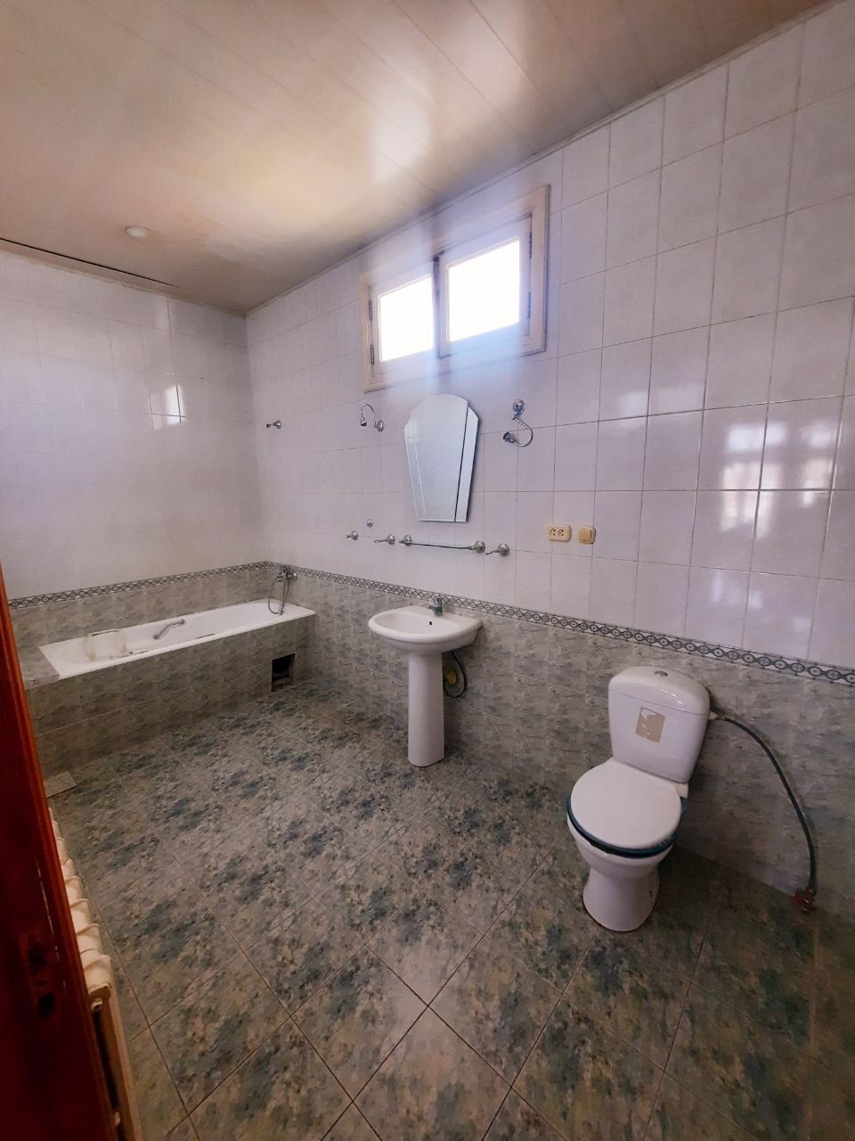 Коттедж 8,5 сотка 400+100м2 3 этаж Кибрай центр Qibray markaz