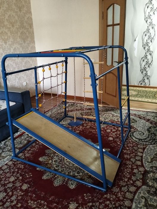 Продам турник и горку для детей в хорошем состоянии