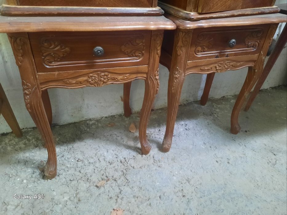 Продаются румынский прикроватные тумбы