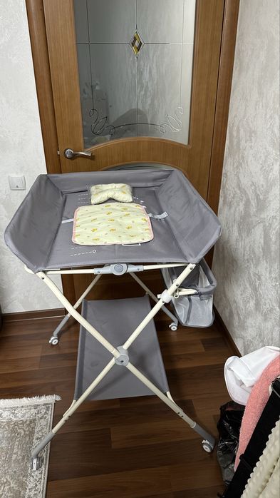 Складной пеленальный столик для младенца