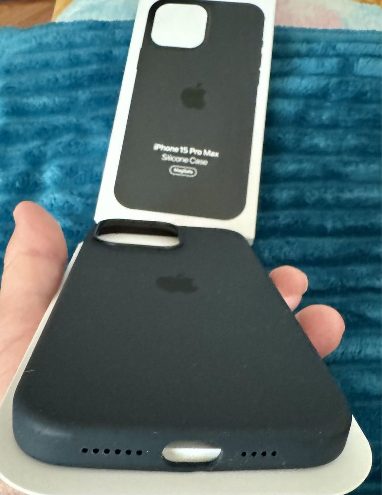 Husa iPhone 15 pro max midnight silicon magsafe