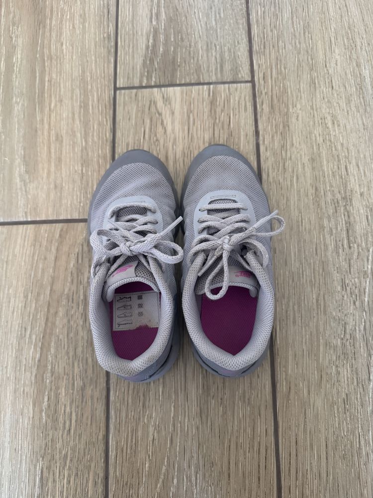 Маратонки Nike за момиче-31 номер