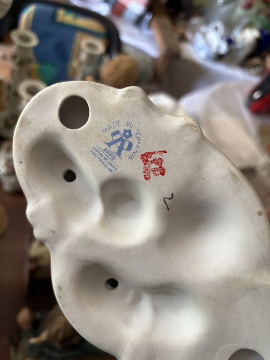 Bibelou porțelan băiatul cu câinele