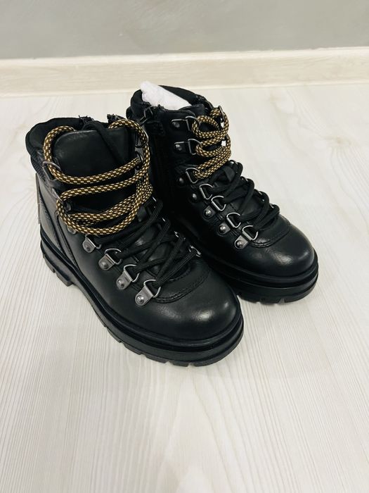 Нови боти ест. Кожа Next