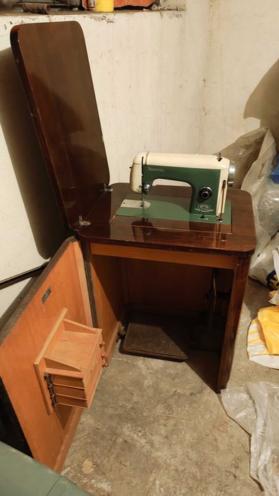 Mașină de cusut Ileana